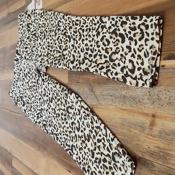 Wonderly Capri-length, Petite Medium - Picture 2 of 6